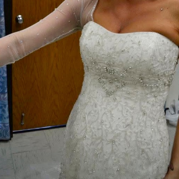 Kenneth Pool Wedding Gown - Picture 8 of 10